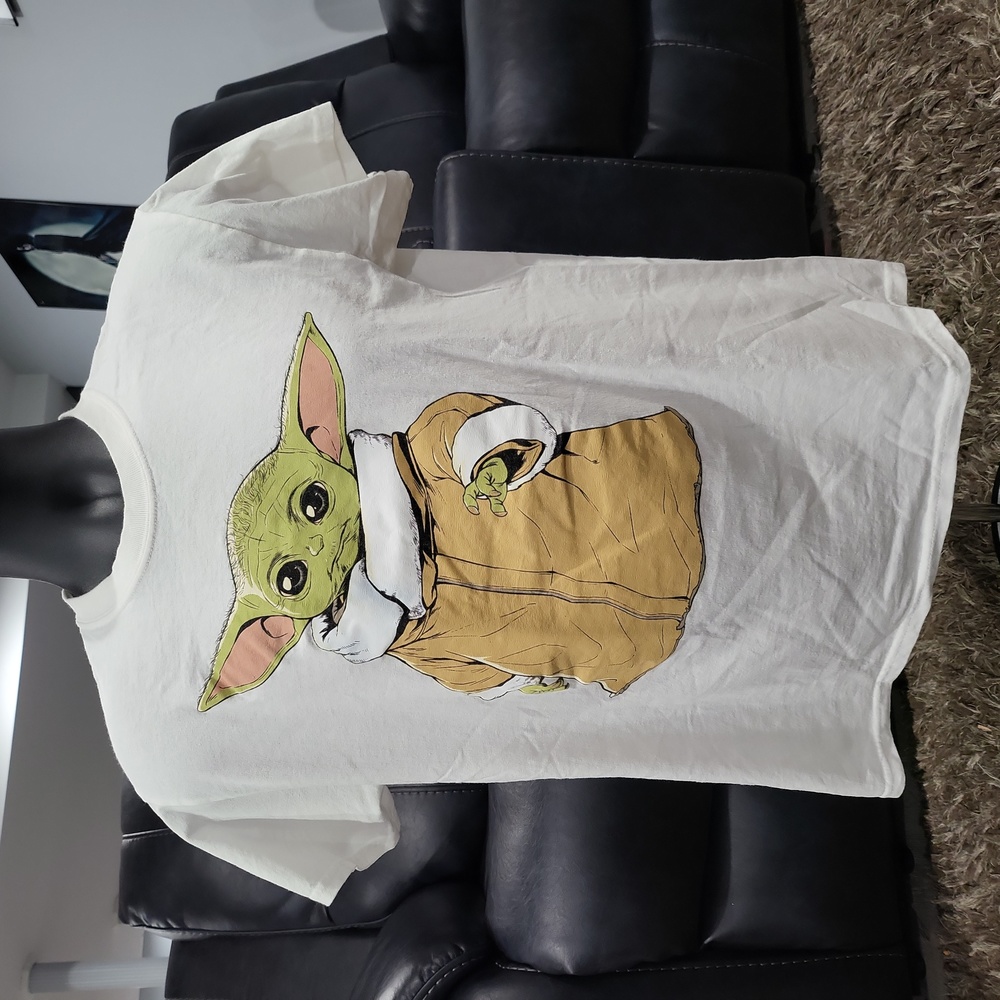"Star Wars Mandalorian Grogu" Graphic T-Shirt